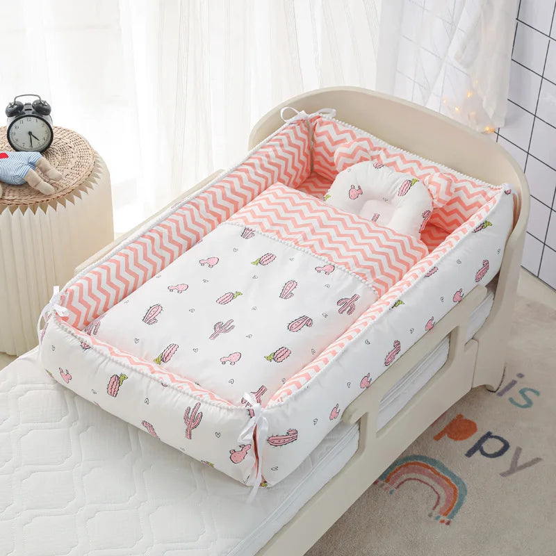 Portable Baby Sleeping Nest with Quilt Infant Cradle Newborn Bassinet with Removable Cover Toddler Nest Baby Nursery Crib