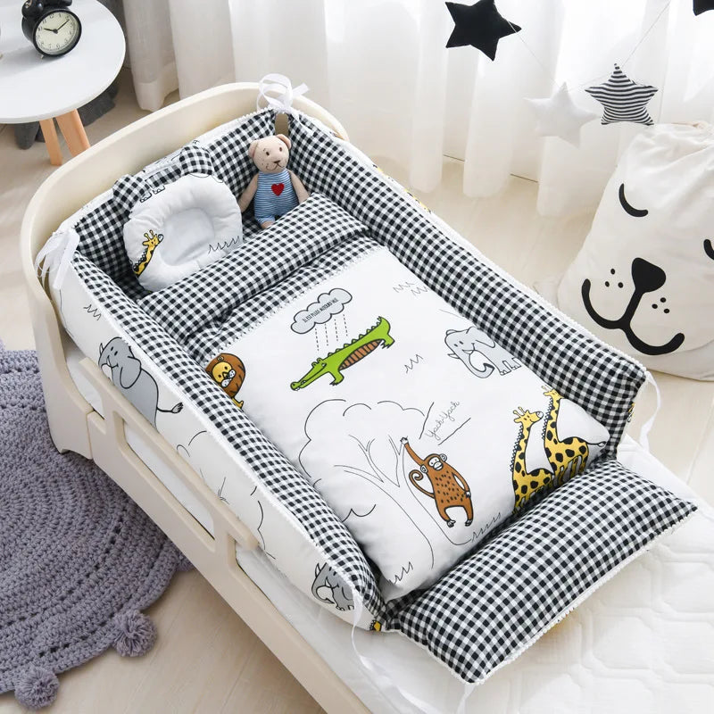 Portable Baby Sleeping Nest with Quilt Infant Cradle Newborn Bassinet with Removable Cover Toddler Nest Baby Nursery Crib