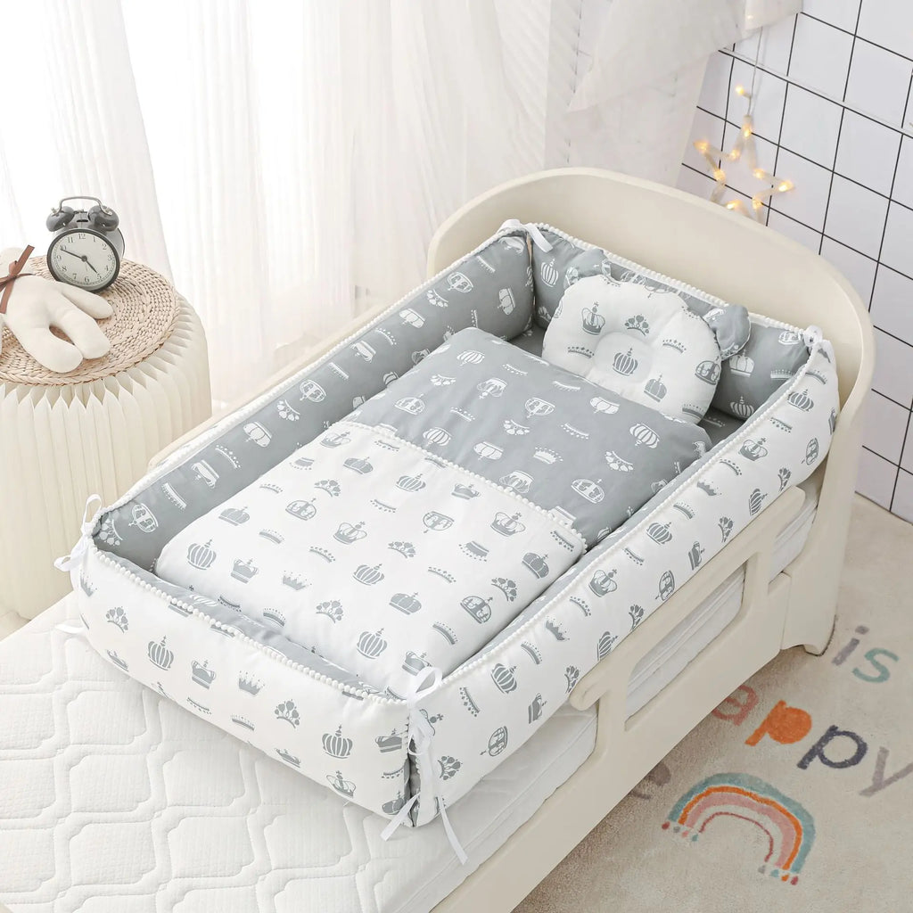 Portable Baby Sleeping Nest with Quilt Infant Cradle Newborn Bassinet with Removable Cover Toddler Nest Baby Nursery Crib