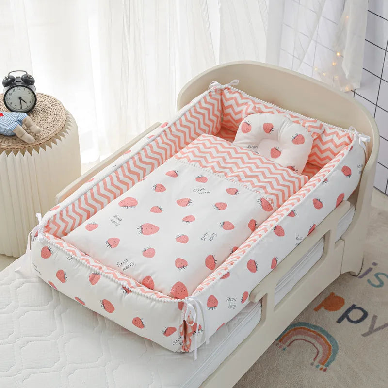 Portable Baby Sleeping Nest with Quilt Infant Cradle Newborn Bassinet with Removable Cover Toddler Nest Baby Nursery Crib